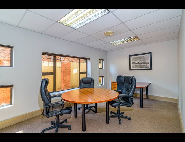 20M² OFFICE TO LET IN WELTEVREDEN PARK
